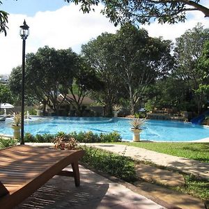 Pacific Waves Resort